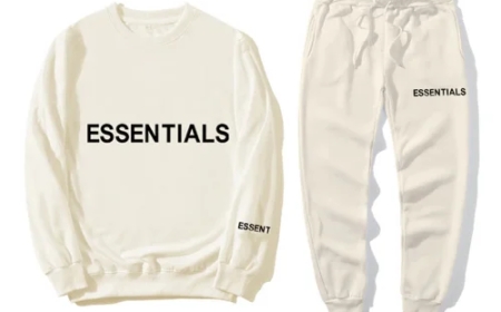 The Essentials Hoodie – A Must-Have Wardrobe Staple