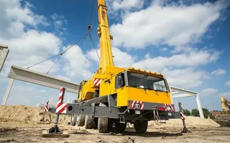 Precision Lifting: The Strategic Value of Heavy Equipment Rigging